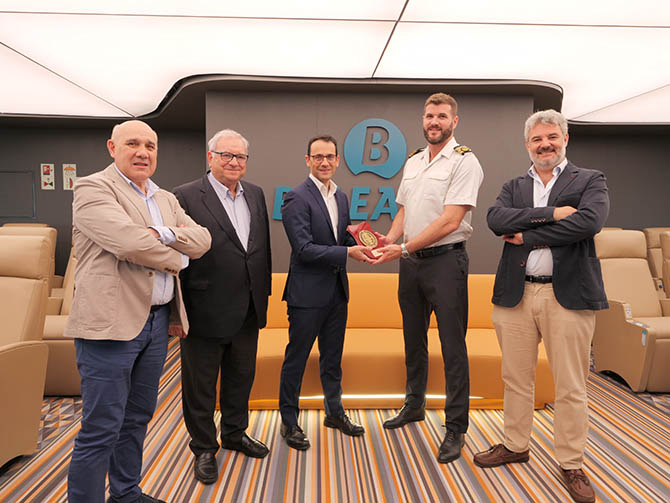 entrega_metopa_fast_ferry_margarita_salas