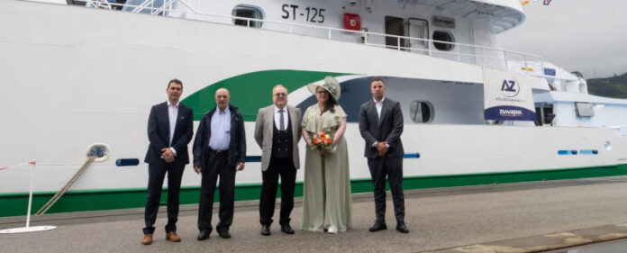 fot_familia_amadrinamiento_arrastrero_pelágico_Antarctic fot_familia_amadrinamiento_arrastrero_pelágico_Antarctic