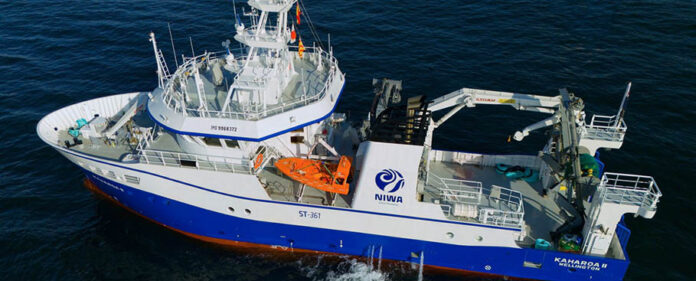 kaharoa_II_alzado_navegando