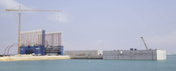 primer_cajon_ueva_terminal_contenedores_puerto_Cádiz