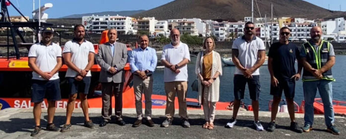 Foto_familia_presentacion_Salvamar_Navia