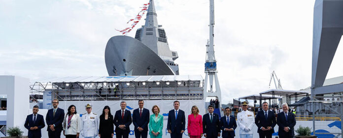 Botadura_primera_fragata_F110_foto_familia_cabecera